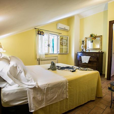 Le Raganelle Hotell Oneglia Eksteriør bilde