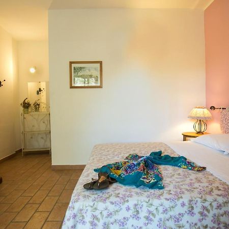 Le Raganelle Hotell Oneglia Eksteriør bilde