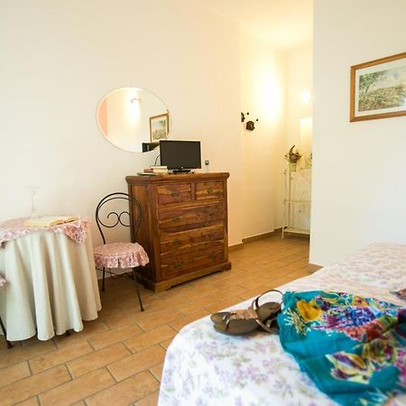 Le Raganelle Hotell Oneglia Eksteriør bilde
