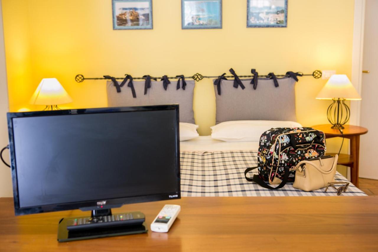 Le Raganelle Hotell Oneglia Eksteriør bilde