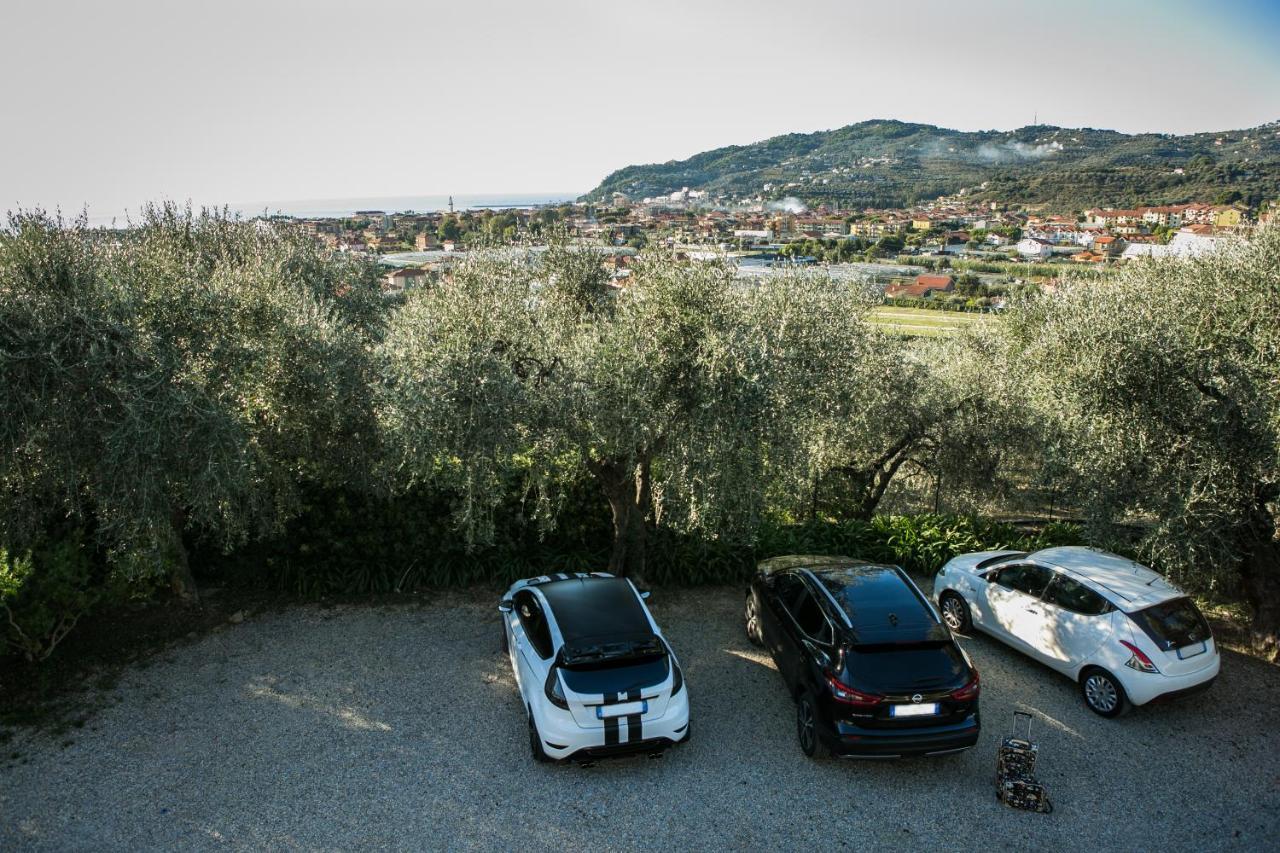 Le Raganelle Hotell Oneglia Eksteriør bilde