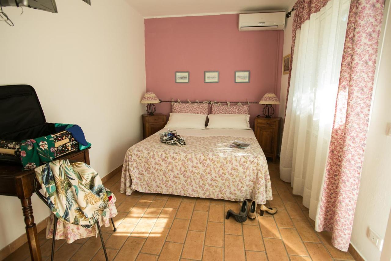 Le Raganelle Hotell Oneglia Eksteriør bilde
